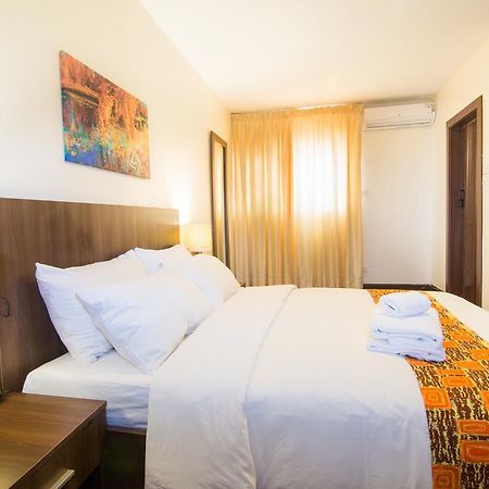 Sinclair Guest House Abuja Bagian luar foto